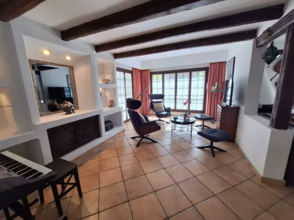2-bedroom Apartment In Torrevieja, Spain (160 M²)
