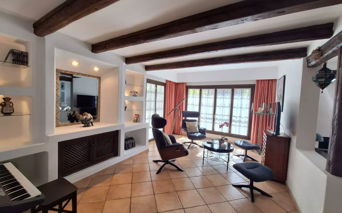 2-bedroom Apartment In Torrevieja, Spain (160 M²)