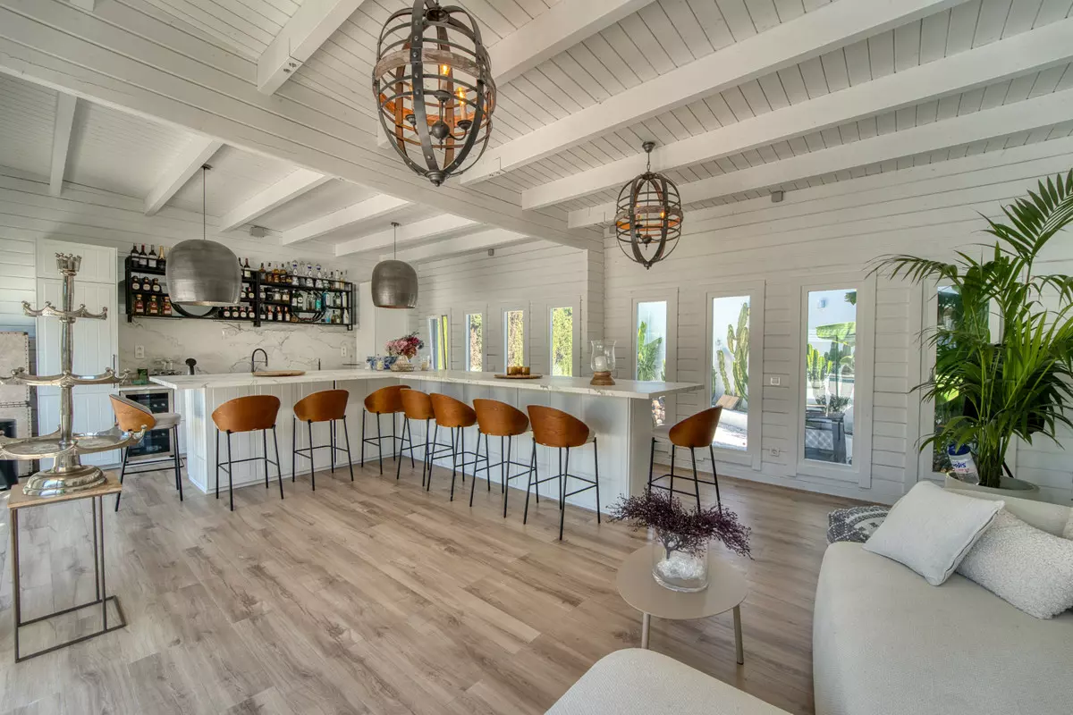 5-bedroom Villa In Benahavis, Spain (350 M²)