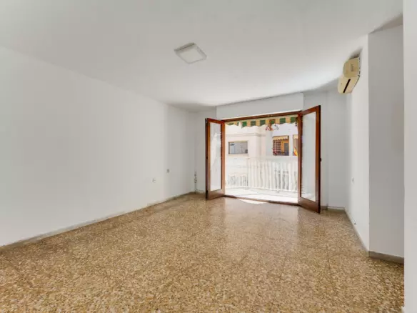 3-bedroom Apartment In Torrevieja, Spain (105 M²)