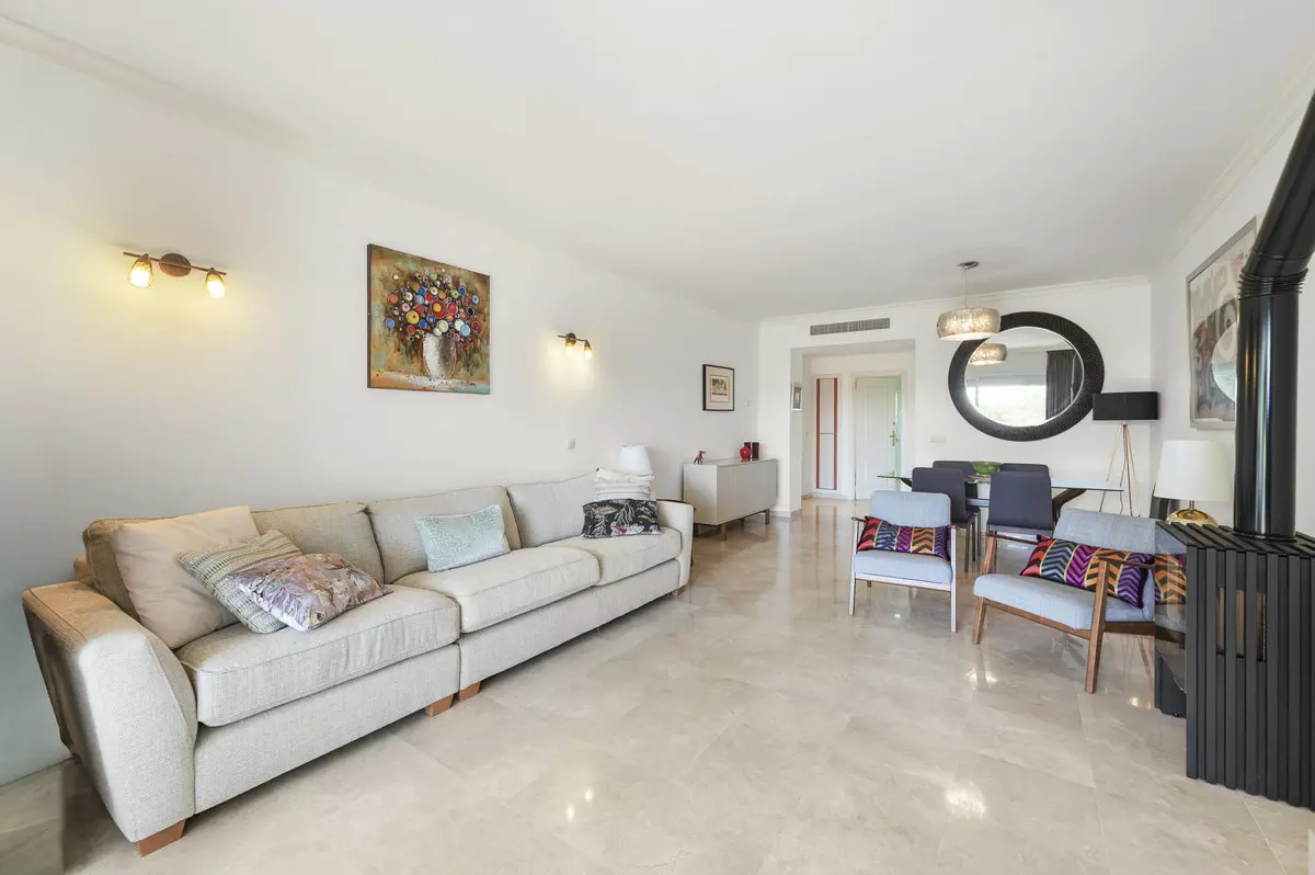 3-bedroom Apartment In Benahavis, Spain (152 M²)