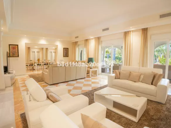6-bedroom Villa In Estepona, Spain (967 M²)