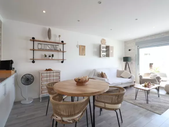 3-bedroom Villa In Daya Vieja, Spain (130 M²)