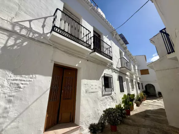 3-bedroom Town House In Frigiliana, Spain (102 M²)