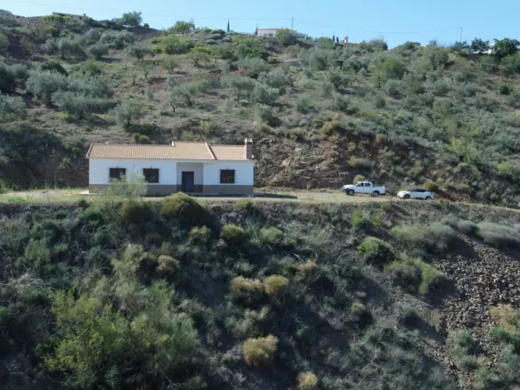 4-bedroom Villa In Colmenar, Spain (155 M²)