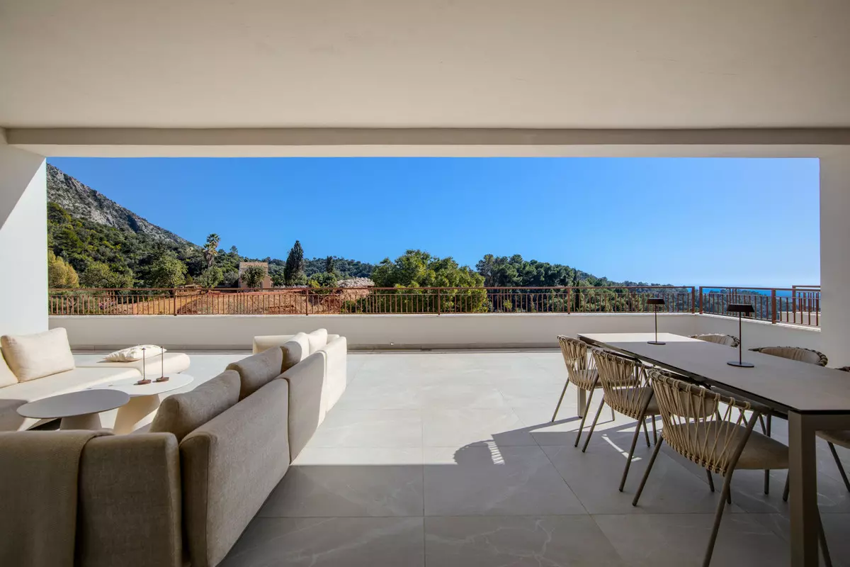 3-bedroom Apartment In Istan, Spain (203 M²)