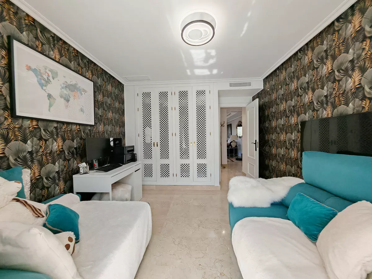 3-bedroom Apartment In Marbella, Spain (270 M²)