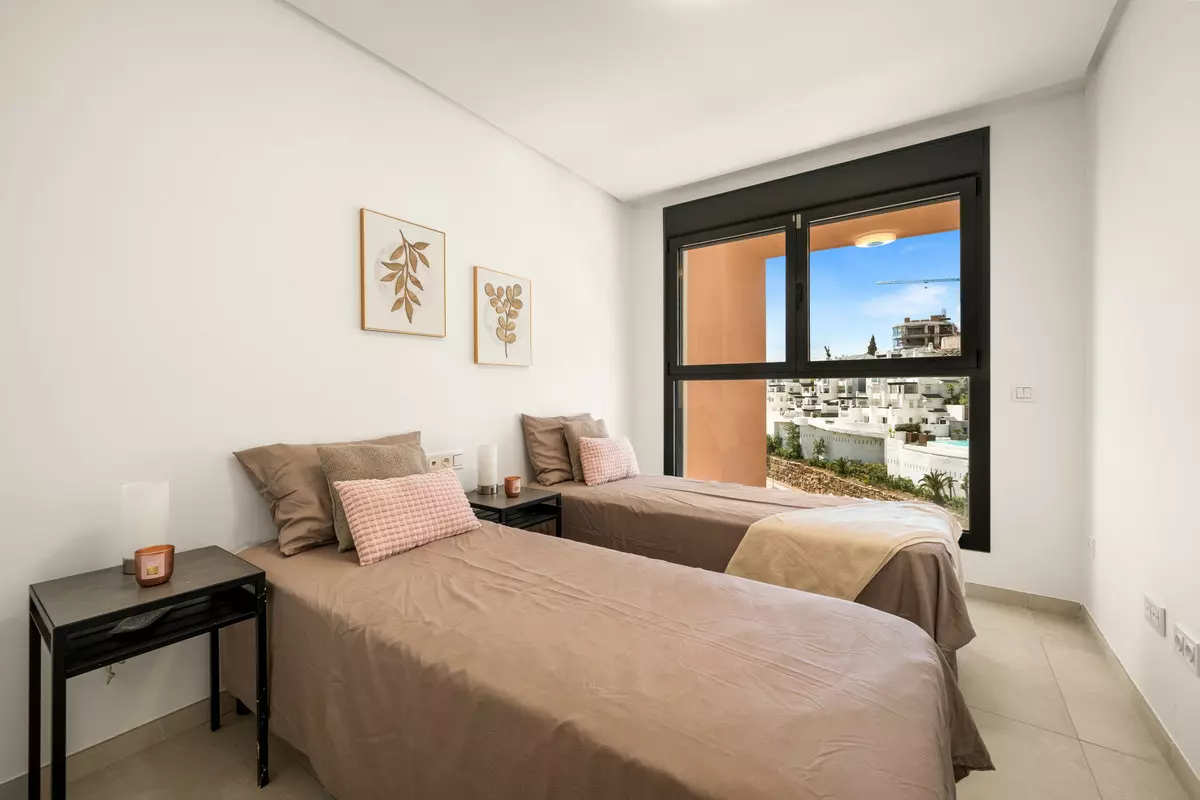 3-bedroom Apartment In Benahavis, Spain (125 M²)