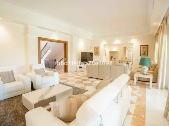 6-bedroom Villa In Estepona, Spain (967 M²)