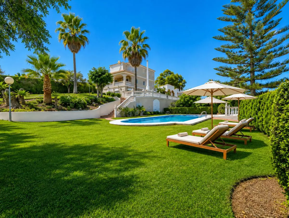 5-bedroom Country House In Estepona, Spain (300 M²)