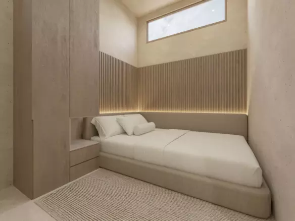 2-bedroom Villa In Málaga, Spain (36 M²)