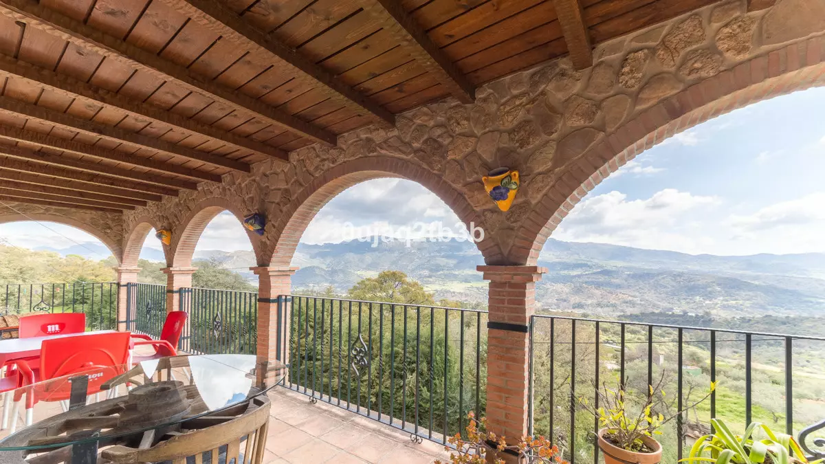 3-bedroom Country House In Cortes De La Frontera, Spain (246 M²)