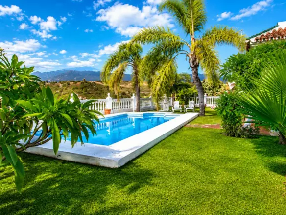 3-bedroom Country House In Estepona, Spain (120 M²)