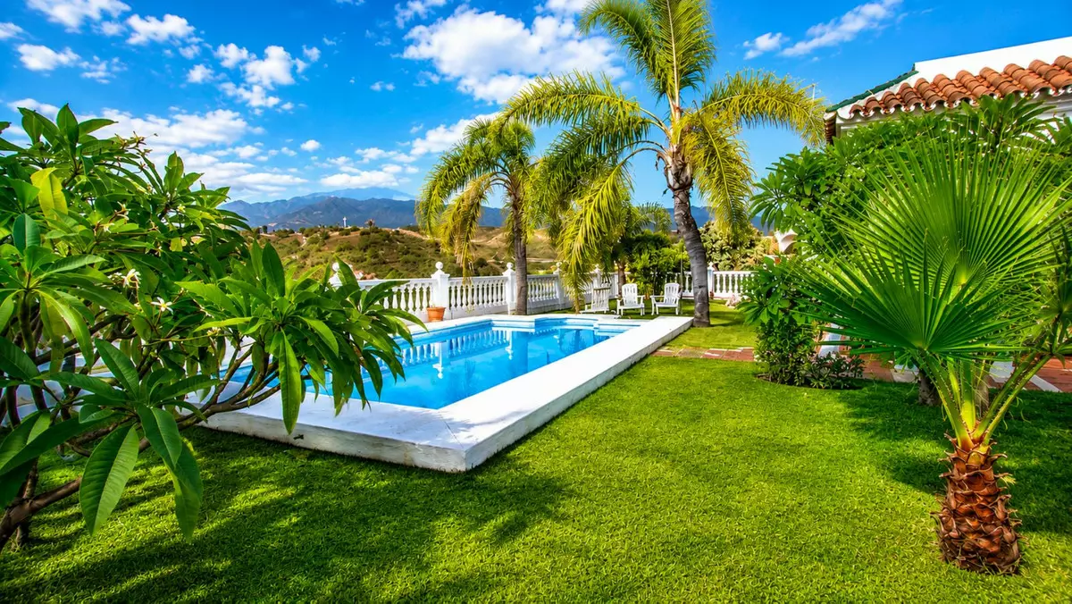 3-bedroom Country House In Estepona, Spain (120 M²)