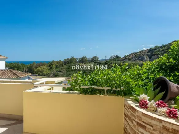 2-bedroom Apartment In Casares, Spain (202 M²)