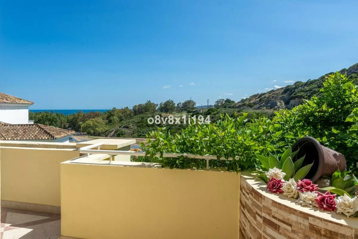 2-bedroom Apartment In Casares, Spain (202 M²)