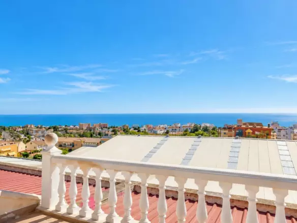 7-bedroom Villa In Benalmádena, Spain (300 M²)