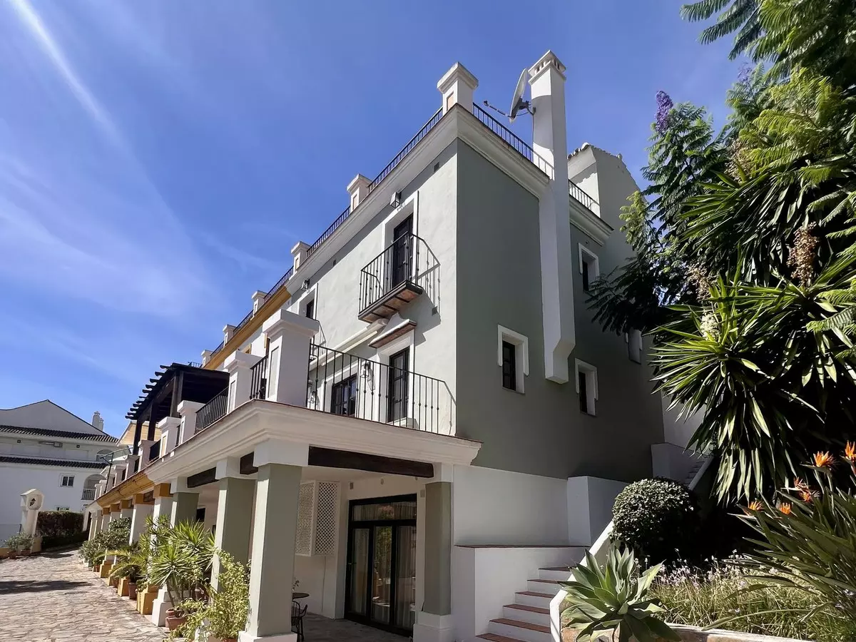 3-bedroom Town House In Marbella, Spain (211 M²)
