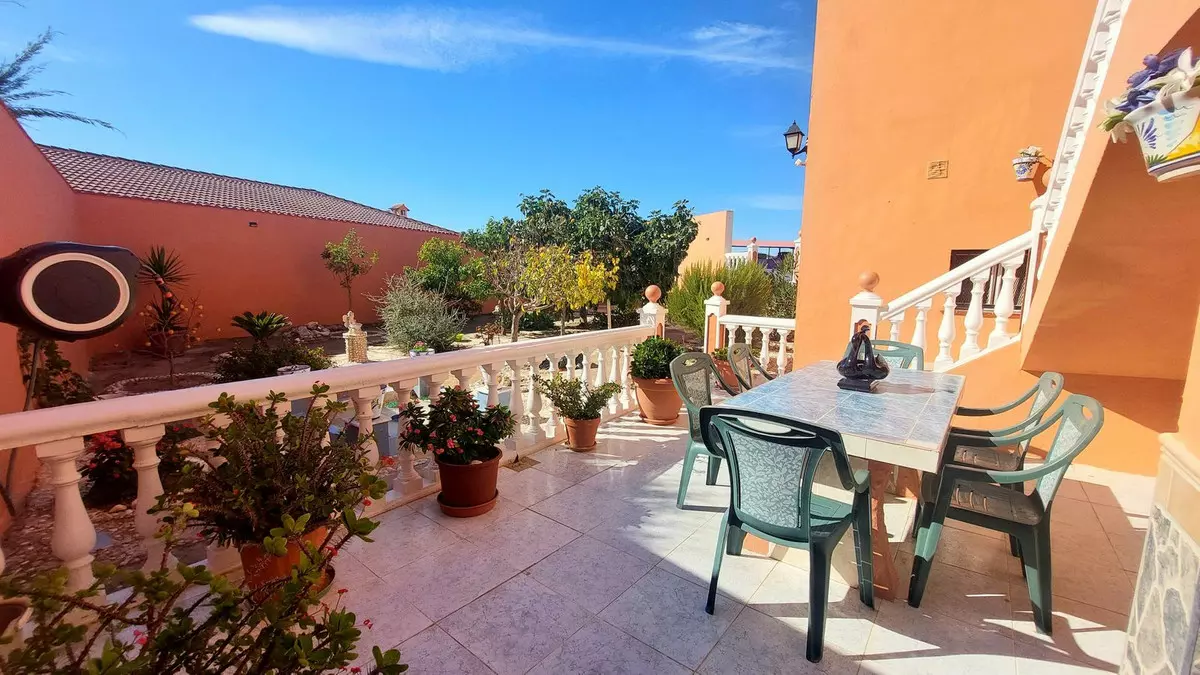 5-bedroom Villa In Málaga, Spain (193 M²)