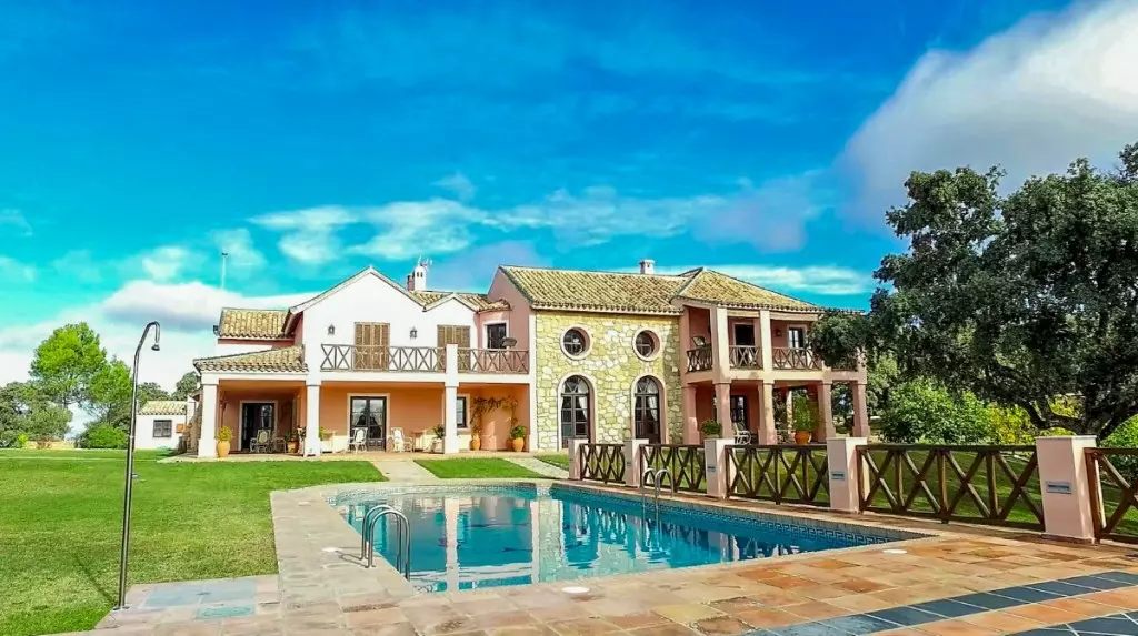 7-bedroom Country House In Ronda, Spain (735 M²)