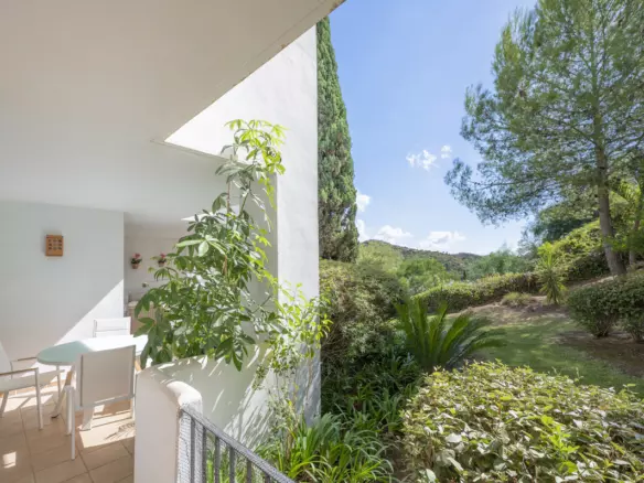 3-bedroom Apartment In Benahavis, Spain (152 M²)
