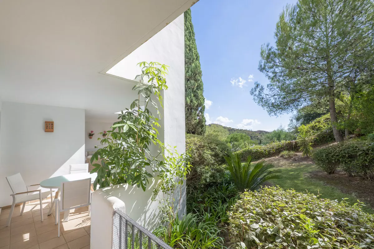 3-bedroom Apartment In Benahavis, Spain (152 M²)