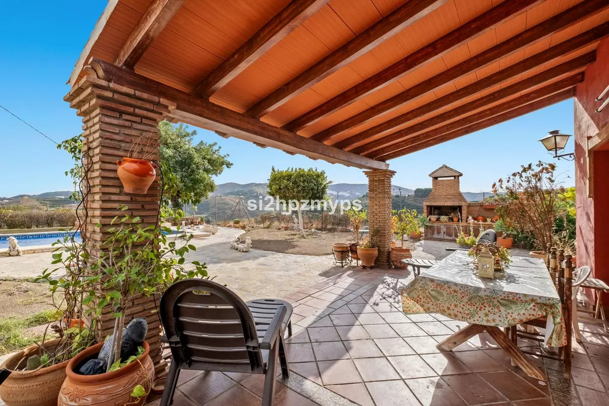 2-bedroom Villa In Benamocarra, Spain (84 M²)