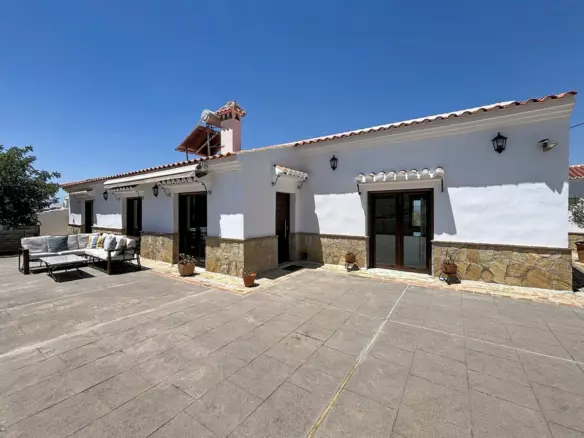 3-bedroom Villa In Canillas De Aceituno, Spain (213 M²)