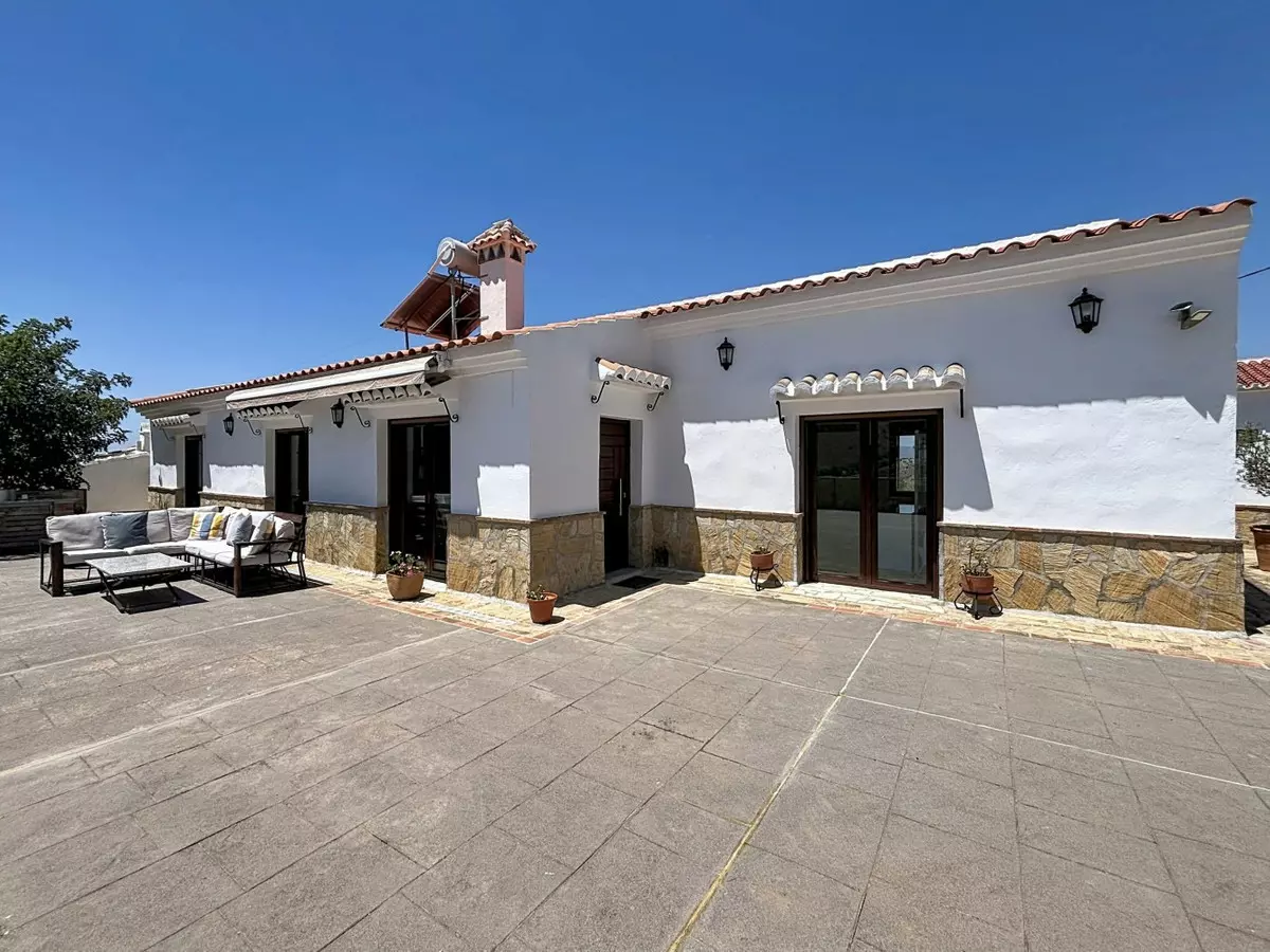 3-bedroom Villa In Canillas De Aceituno, Spain (213 M²)