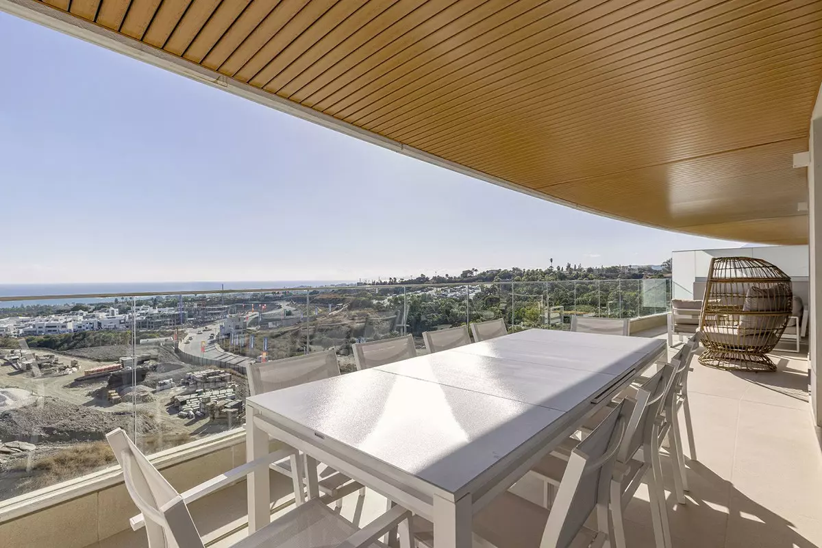 3-bedroom Apartment In Estepona, Spain (187 M²)