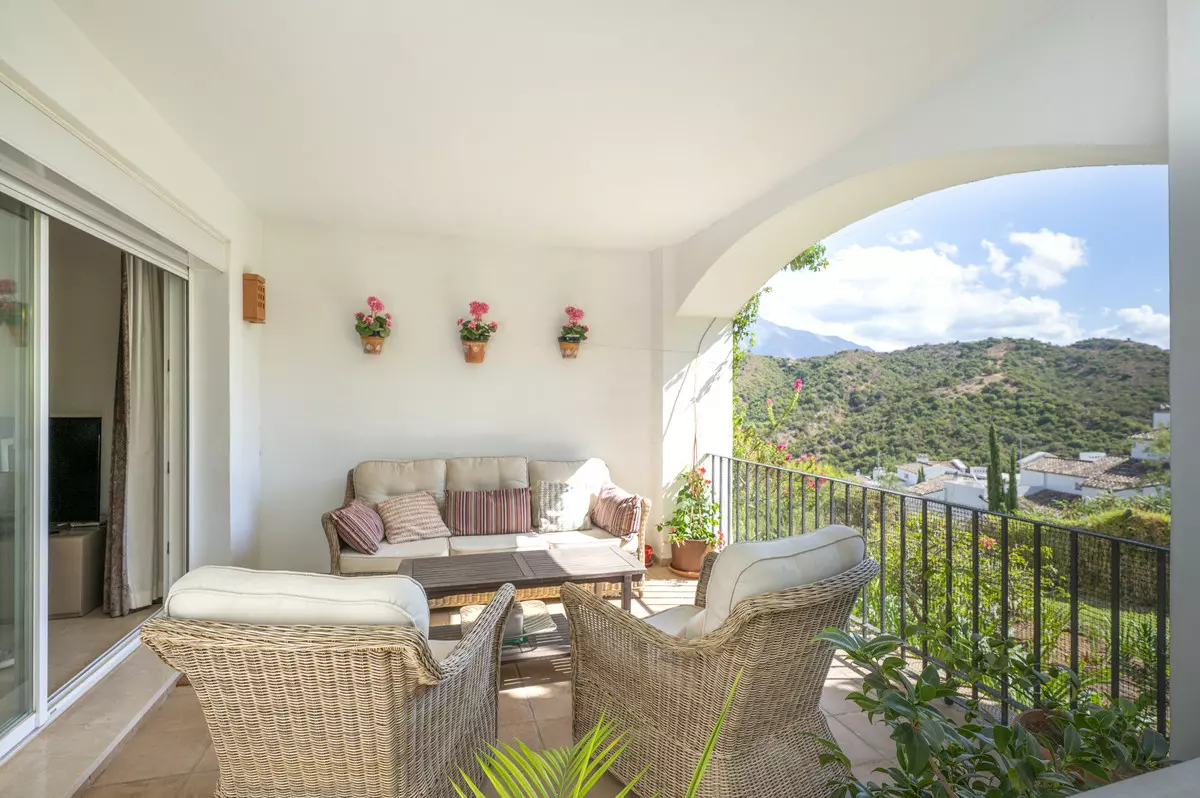 3-bedroom Apartment In Benahavis, Spain (152 M²)