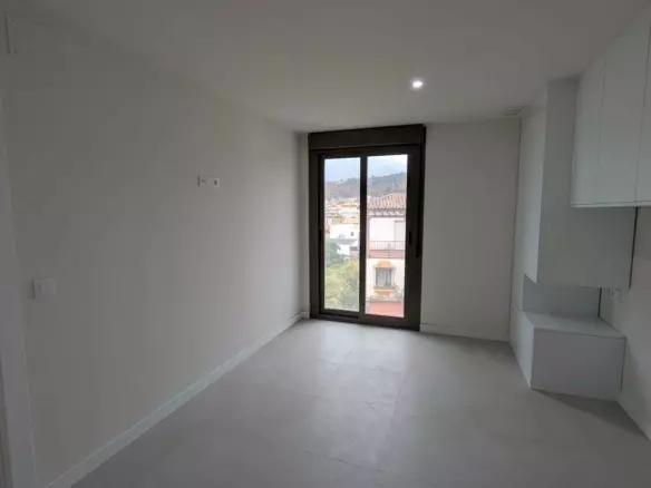 2-bedroom Apartment In Estepona, Spain (90 M²)