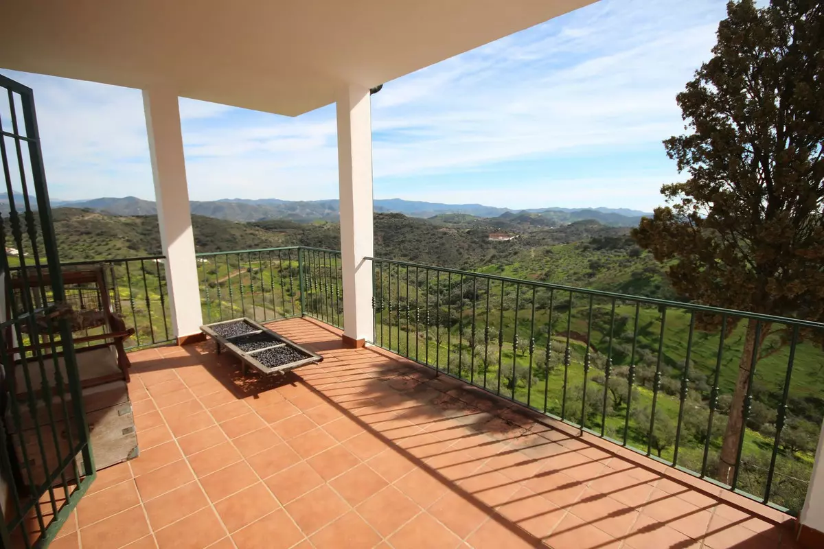 20-bedroom Country House In Almogía, Spain (866 M²)