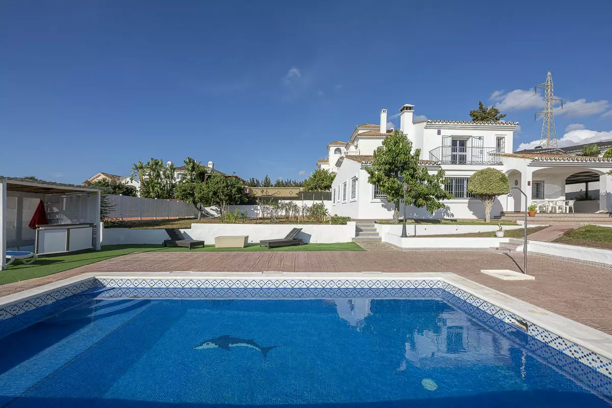 3-bedroom Villa In Estepona, Spain (263 M²)