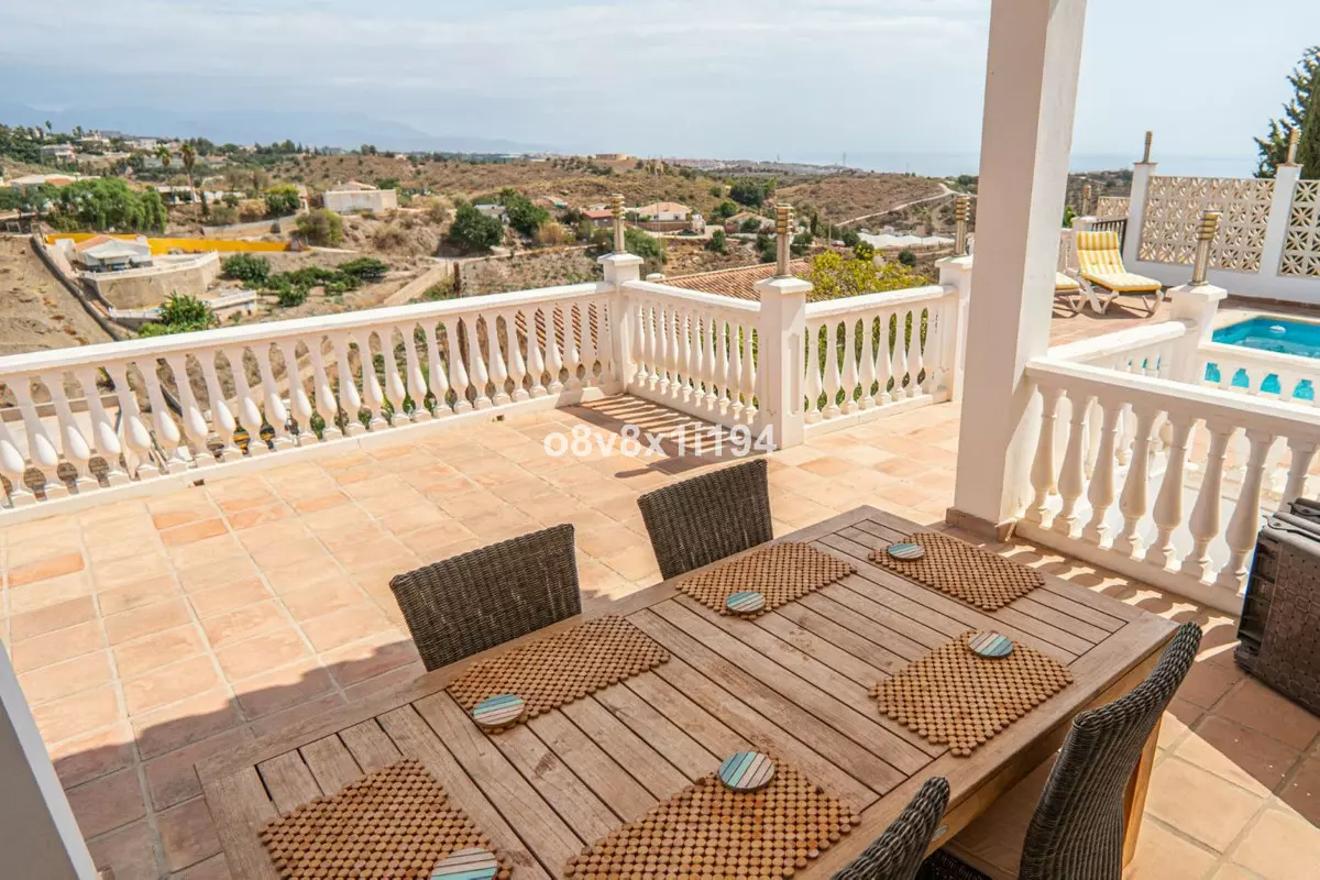 5-bedroom Villa In Vélez – Málaga, Spain (321 M²)