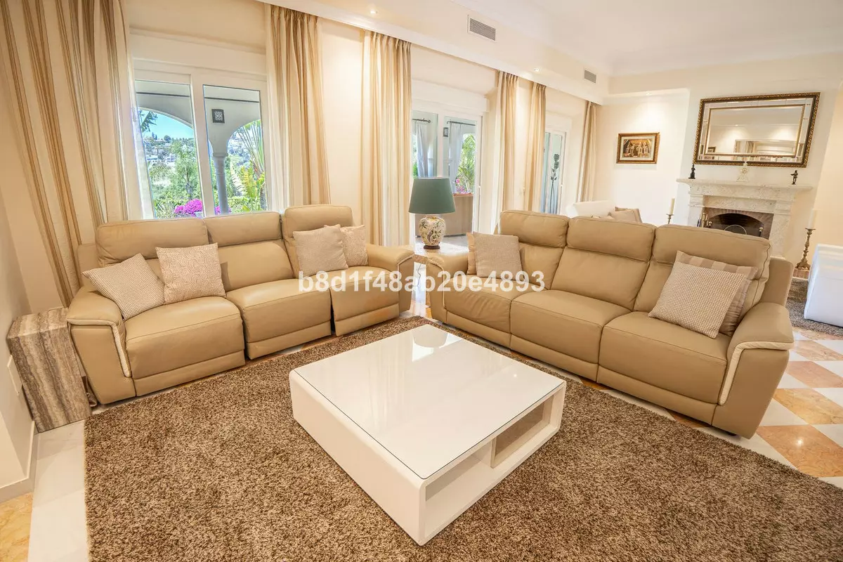 6-bedroom Villa In Estepona, Spain (967 M²)