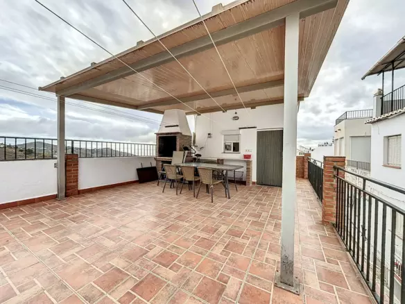 3-bedroom Villa In Cómpeta, Spain (93 M²)