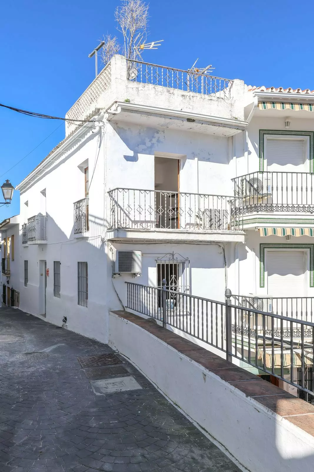 3-bedroom Town House In Guaro, Spain (103 M²)