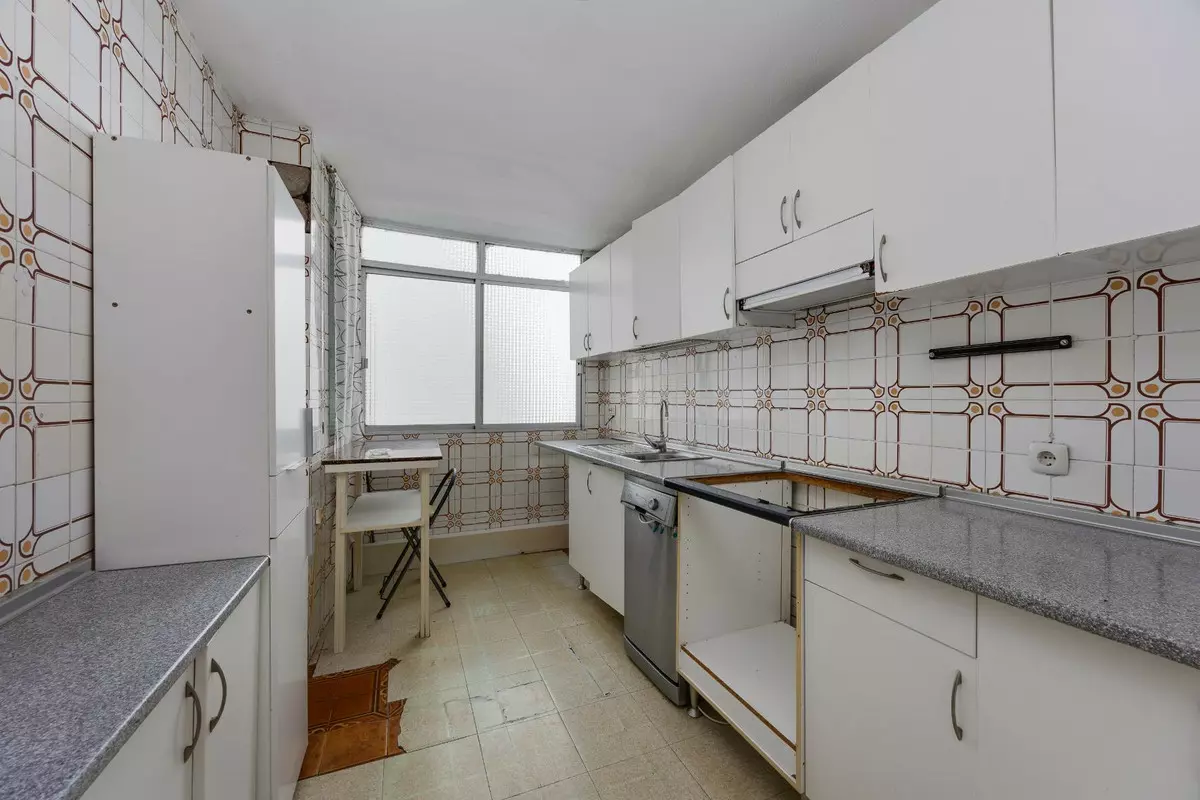 3-bedroom Apartment In Torrevieja, Spain (105 M²)
