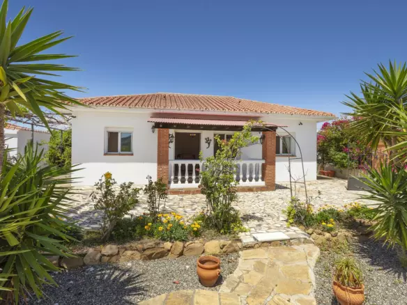 4-bedroom Country House In Pizarra, Spain (137 M²)