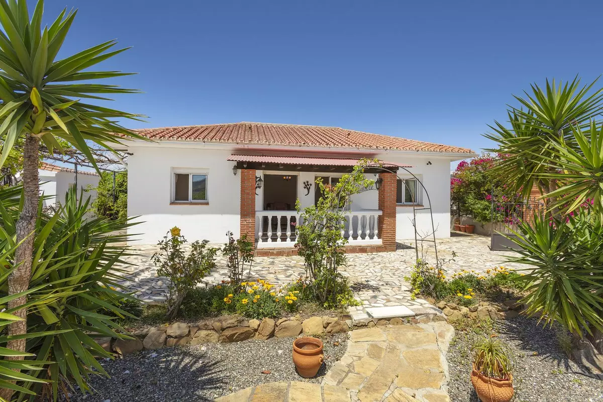 4-bedroom Country House In Pizarra, Spain (137 M²)