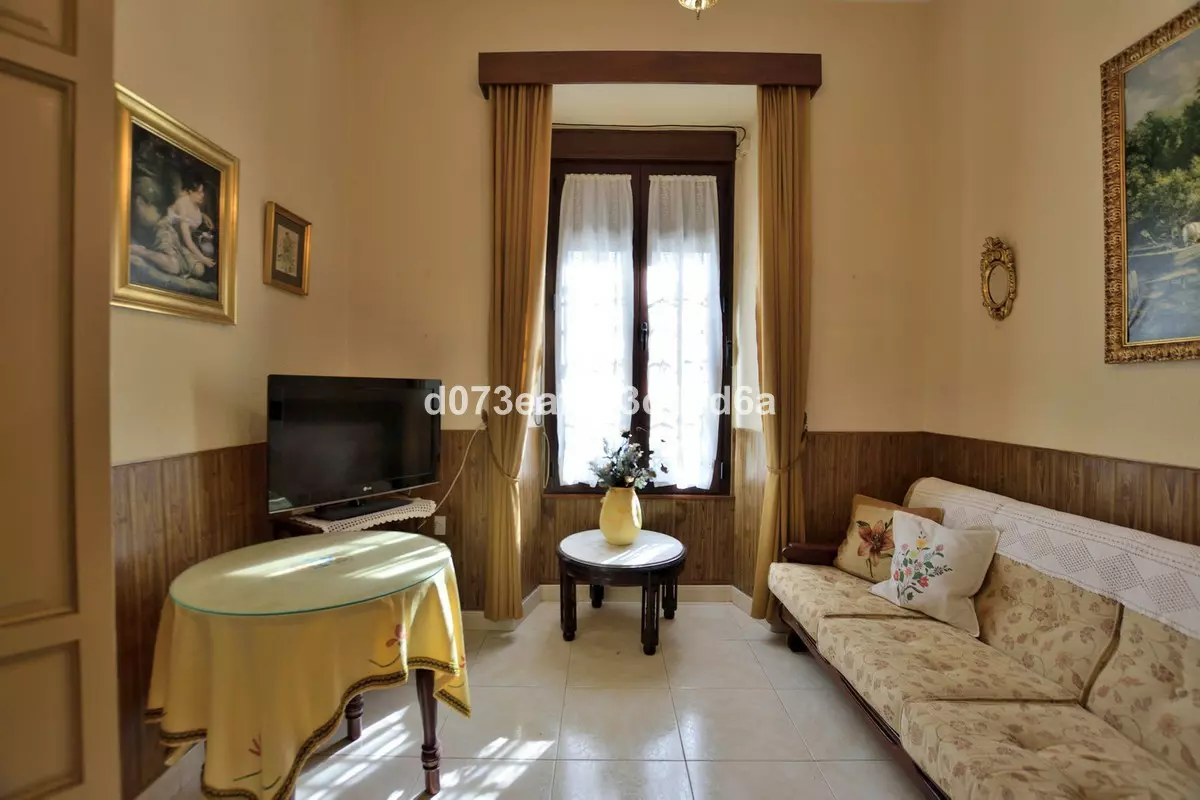 6-bedroom Town House In Ronda, Spain (166 M²)