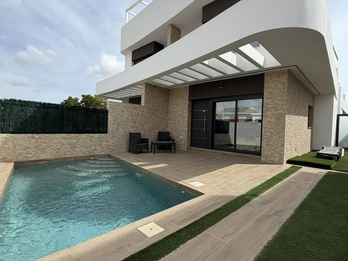 2-bedroom Villa In Los Montesinos, Spain (100 M²)