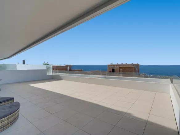 3-bedroom Apartment In Marbella, Spain (211 M²)