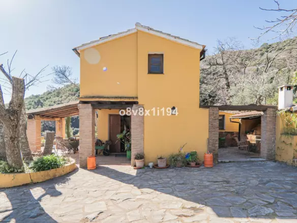 5-bedroom Country House In Jubrique, Spain (485 M²)