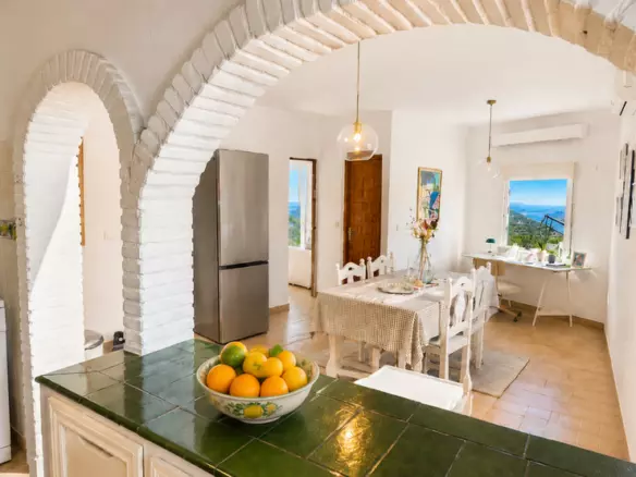 3-bedroom Town House In Gaucín, Spain (229 M²)