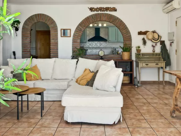 4-bedroom Villa In Cómpeta, Spain (175 M²)