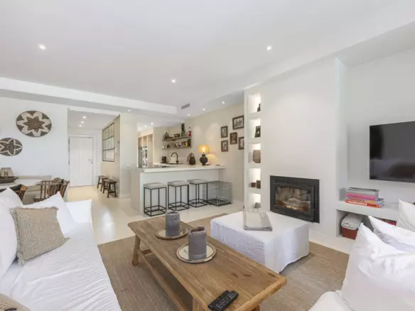3-bedroom Town House In Marbella, Spain (285 M²)