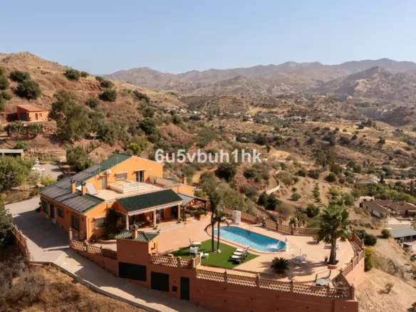 5-bedroom Country House In Almogía, Spain (468 M²)
