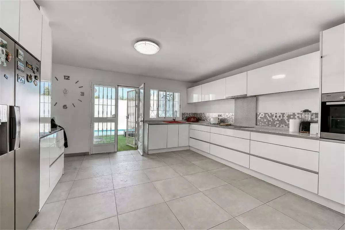 3-bedroom Town House In Casares, Spain (182 M²)